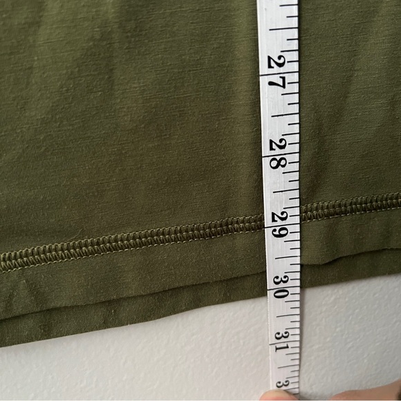 Banana Republic BR Sport Plain Army Green Tees T-shirt - Large - Picture 9 of 10